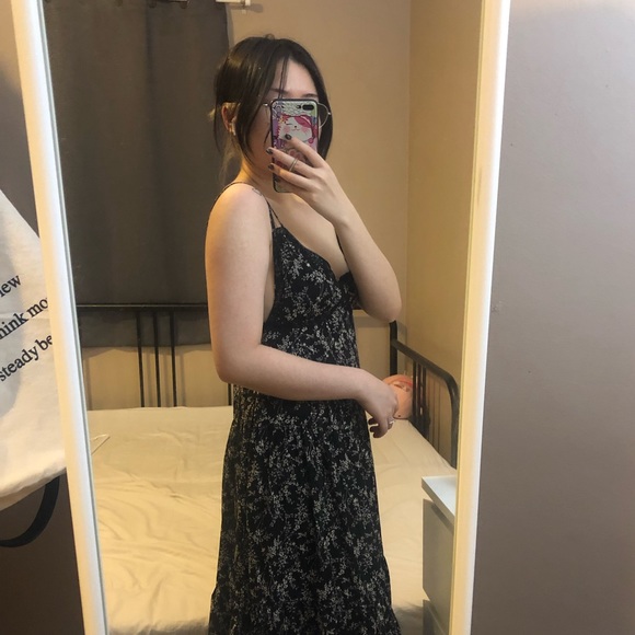 Floral backless dress - Picture 2 of 8